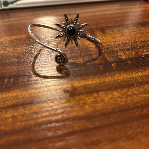 Boho style silvertone bracelet - Picture 2 of 3